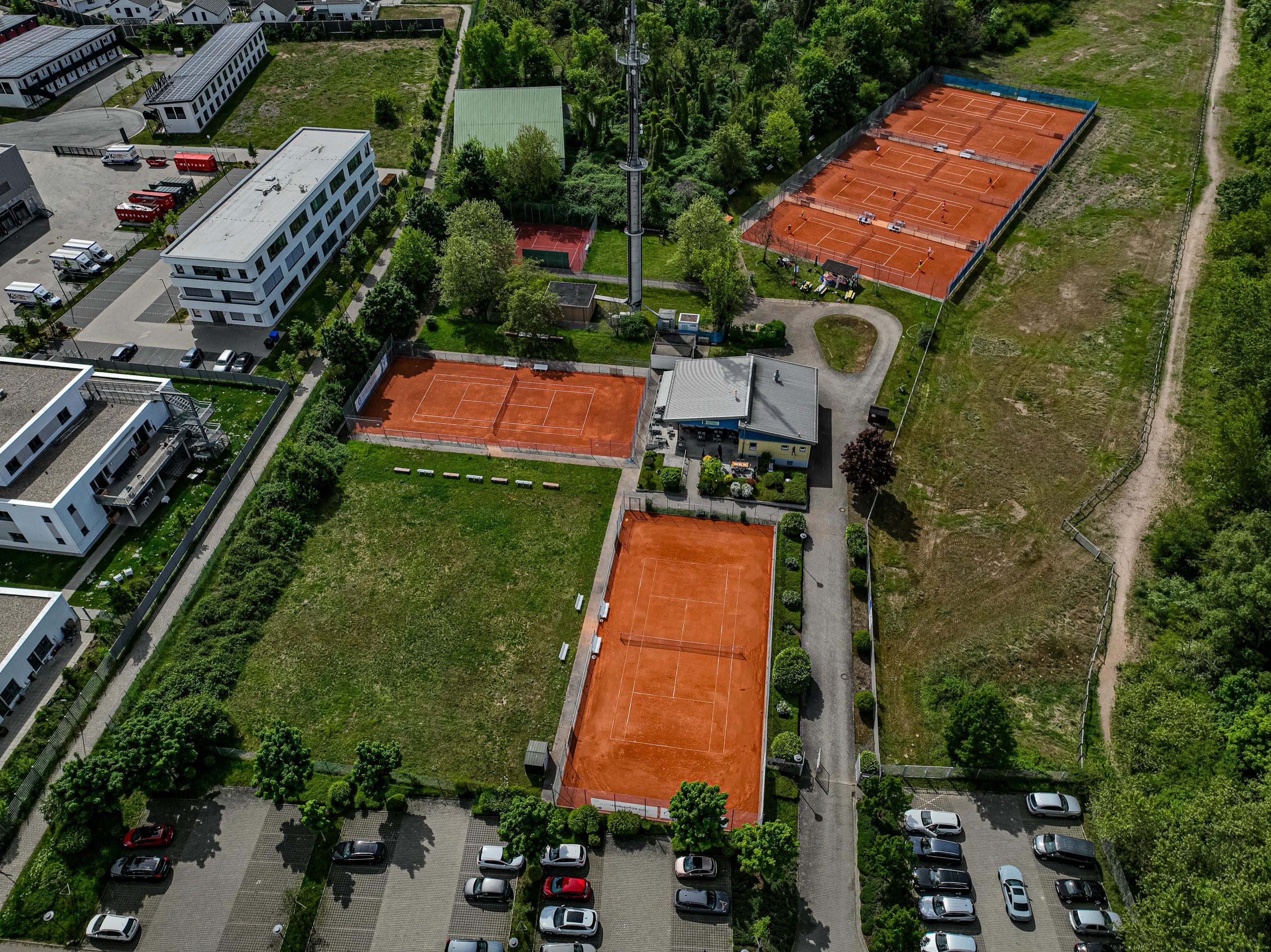 Luftaufnahme der TC Brühl Anlage im Rennerswald